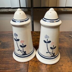 Pfaltzgraff Windsong-Salt Pepper Shakers-Blue Pink Flowers-Made USA-Vintage 1985